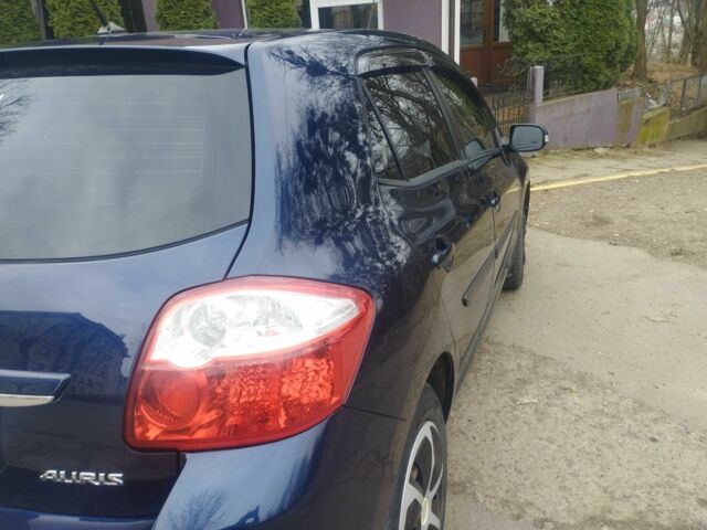 Тойота Ауріс 2010 у Чернівцях на Automoto.ua Синій Тойота Ауріс, об'ємом двигуна 2 л та пробігом 214 тис. км за 6800 $, фото 13 на Automoto.ua