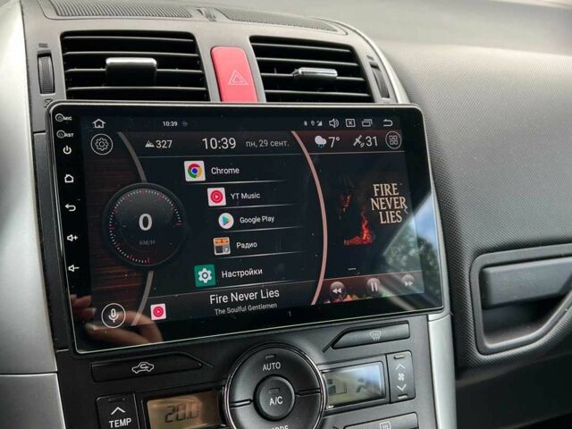 Синій Тойота Ауріс, об'ємом двигуна 1.4 л та пробігом 247 тис. км за 7600 $, фото 9 на Automoto.ua