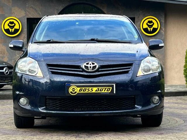 Синій Тойота Ауріс, об'ємом двигуна 1.4 л та пробігом 247 тис. км за 7600 $, фото 1 на Automoto.ua