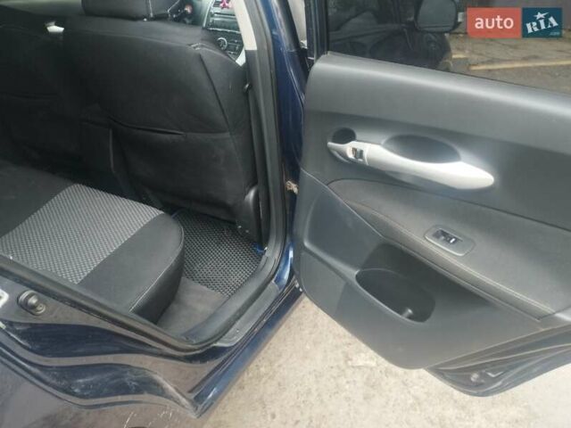Синій Тойота Ауріс, об'ємом двигуна 2 л та пробігом 211 тис. км за 6800 $, фото 8 на Automoto.ua