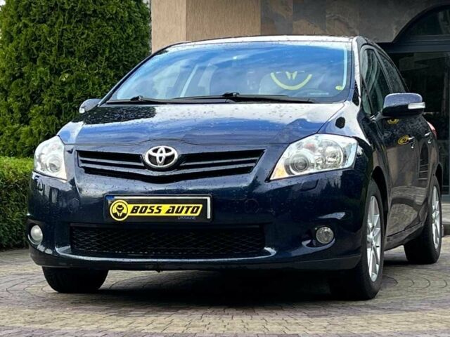 Синій Тойота Ауріс, об'ємом двигуна 1.4 л та пробігом 247 тис. км за 7600 $, фото 2 на Automoto.ua