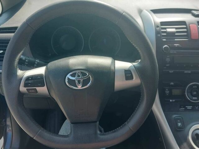 Синий Тойота Аурис, объемом двигателя 1.8 л и пробегом 220 тыс. км за 10260 $, фото 6 на Automoto.ua