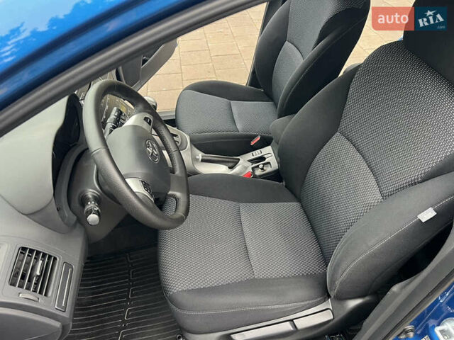 Синий Тойота Аурис, объемом двигателя 1.6 л и пробегом 53 тыс. км за 11900 $, фото 43 на Automoto.ua