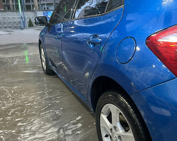 Синий Тойота Аурис, объемом двигателя 1.6 л и пробегом 215 тыс. км за 9200 $, фото 3 на Automoto.ua
