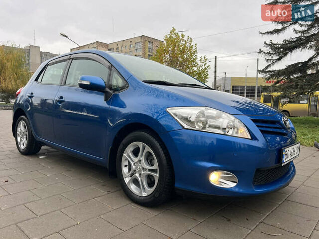 Синий Тойота Аурис, объемом двигателя 1.6 л и пробегом 53 тыс. км за 11900 $, фото 19 на Automoto.ua