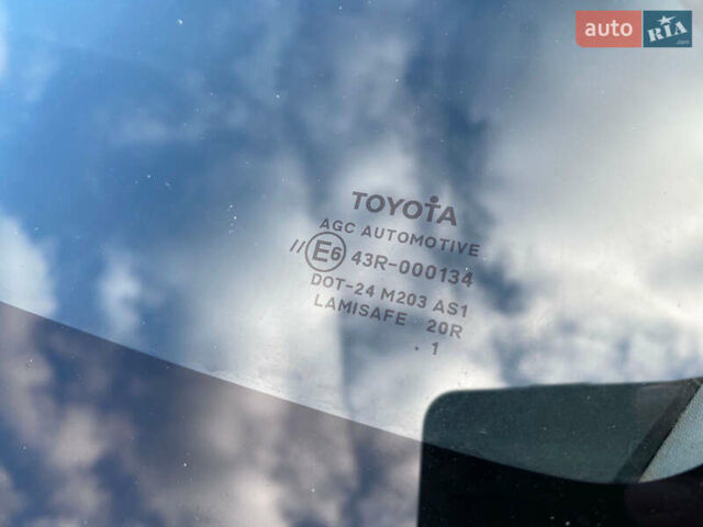 Синій Тойота Ауріс, об'ємом двигуна 1.8 л та пробігом 268 тис. км за 10399 $, фото 99 на Automoto.ua