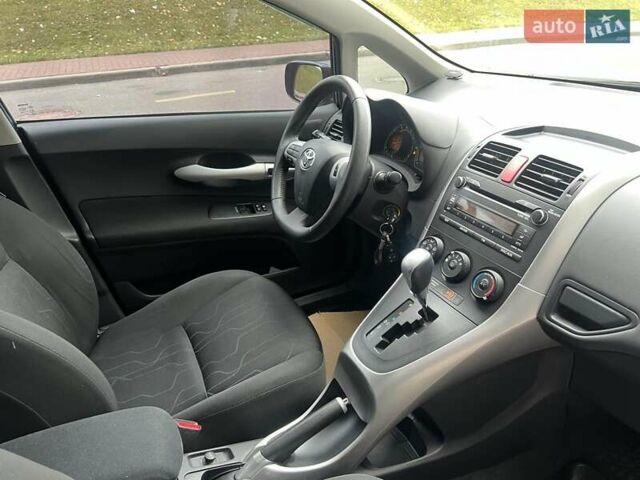 Синий Тойота Аурис, объемом двигателя 1.6 л и пробегом 113 тыс. км за 11600 $, фото 8 на Automoto.ua