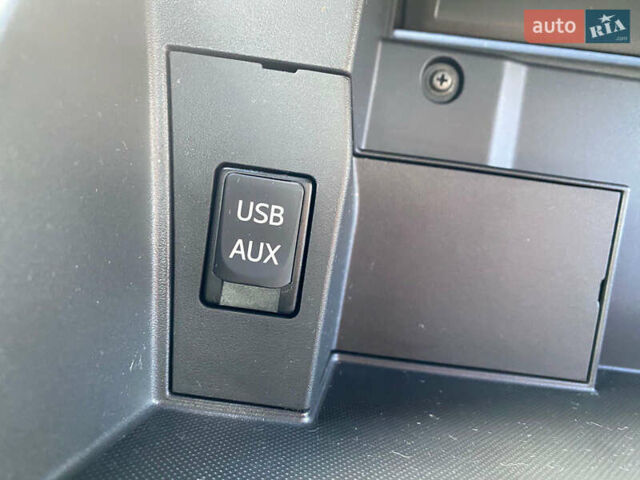 Синій Тойота Ауріс, об'ємом двигуна 1.8 л та пробігом 268 тис. км за 10399 $, фото 15 на Automoto.ua