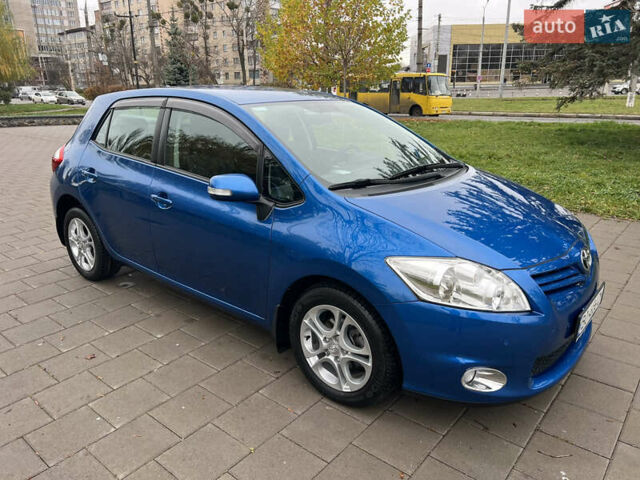 Синий Тойота Аурис, объемом двигателя 1.6 л и пробегом 53 тыс. км за 11900 $, фото 3 на Automoto.ua