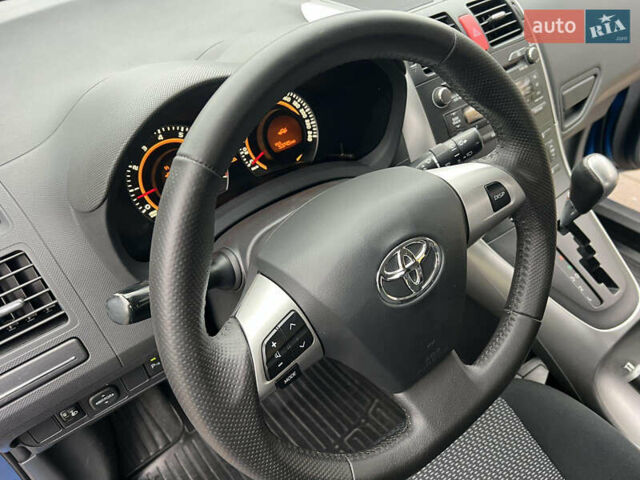 Синий Тойота Аурис, объемом двигателя 1.6 л и пробегом 53 тыс. км за 11900 $, фото 44 на Automoto.ua