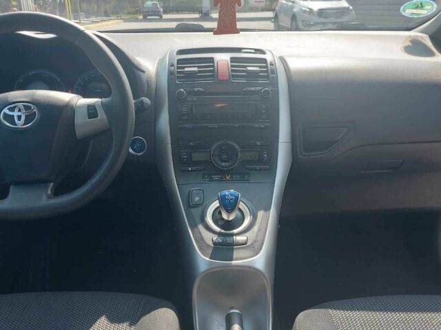 Синий Тойота Аурис, объемом двигателя 1.8 л и пробегом 220 тыс. км за 10260 $, фото 5 на Automoto.ua