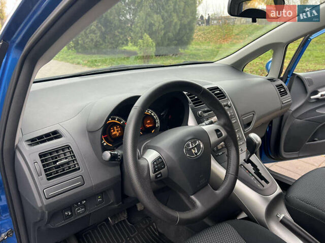 Синий Тойота Аурис, объемом двигателя 1.6 л и пробегом 53 тыс. км за 11900 $, фото 47 на Automoto.ua