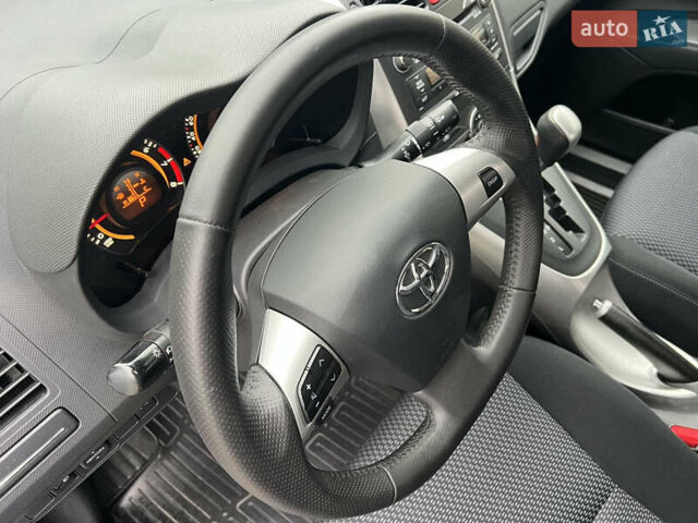 Синий Тойота Аурис, объемом двигателя 1.6 л и пробегом 53 тыс. км за 11900 $, фото 27 на Automoto.ua