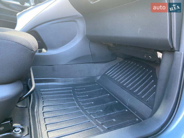 Синій Тойота Ауріс, об'ємом двигуна 1.8 л та пробігом 268 тис. км за 10399 $, фото 18 на Automoto.ua