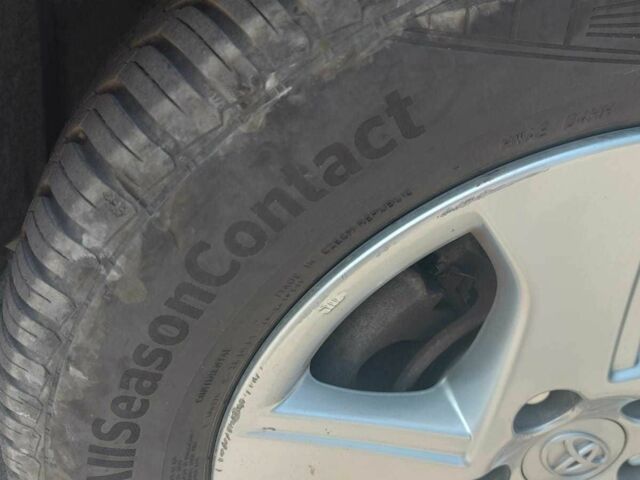 Синий Тойота Аурис, объемом двигателя 1.8 л и пробегом 220 тыс. км за 10260 $, фото 14 на Automoto.ua