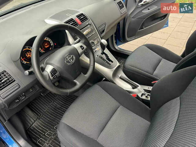 Синий Тойота Аурис, объемом двигателя 1.6 л и пробегом 53 тыс. км за 11900 $, фото 48 на Automoto.ua