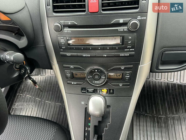 Синий Тойота Аурис, объемом двигателя 1.6 л и пробегом 53 тыс. км за 11900 $, фото 35 на Automoto.ua