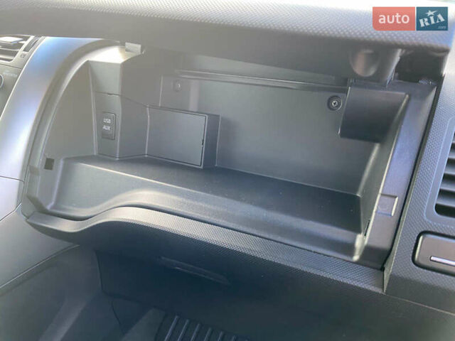 Синій Тойота Ауріс, об'ємом двигуна 1.8 л та пробігом 268 тис. км за 10399 $, фото 19 на Automoto.ua