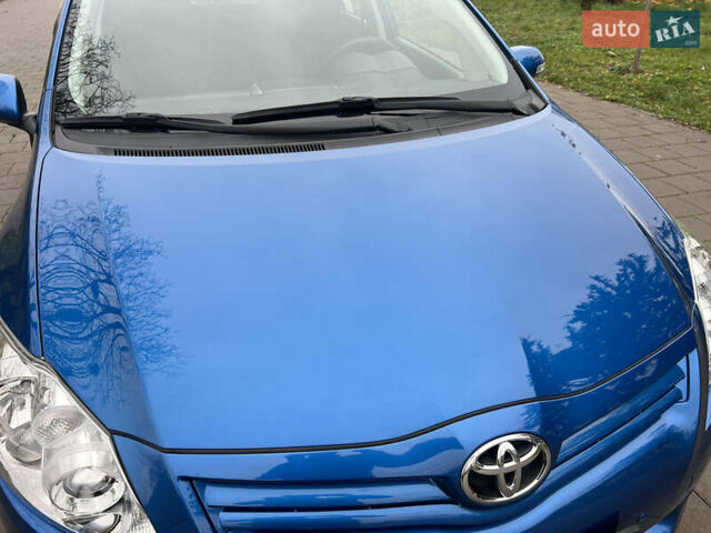 Синий Тойота Аурис, объемом двигателя 1.6 л и пробегом 53 тыс. км за 11900 $, фото 2 на Automoto.ua