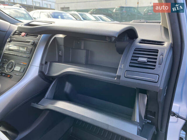 Синій Тойота Ауріс, об'ємом двигуна 1.8 л та пробігом 268 тис. км за 10399 $, фото 13 на Automoto.ua