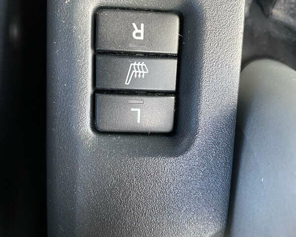 Синій Тойота Ауріс, об'ємом двигуна 1.8 л та пробігом 268 тис. км за 10399 $, фото 7 на Automoto.ua