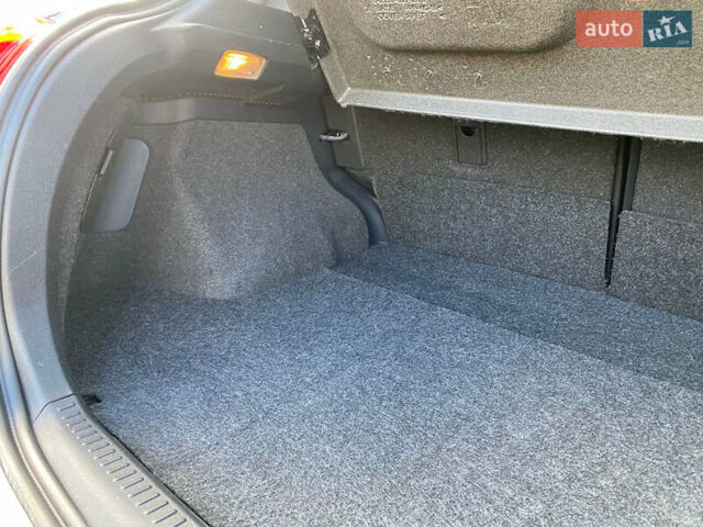 Синій Тойота Ауріс, об'ємом двигуна 1.8 л та пробігом 268 тис. км за 10399 $, фото 42 на Automoto.ua