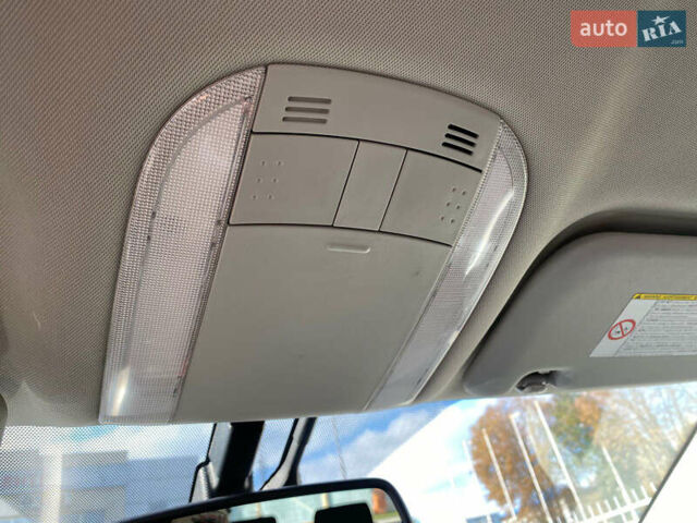 Синій Тойота Ауріс, об'ємом двигуна 1.8 л та пробігом 268 тис. км за 10399 $, фото 60 на Automoto.ua