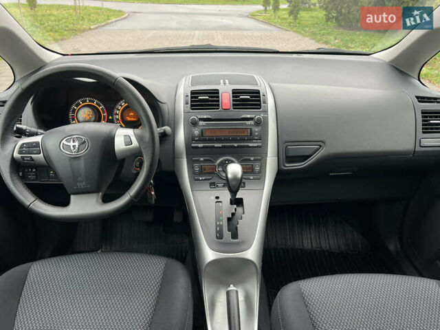 Синий Тойота Аурис, объемом двигателя 1.6 л и пробегом 53 тыс. км за 11900 $, фото 29 на Automoto.ua