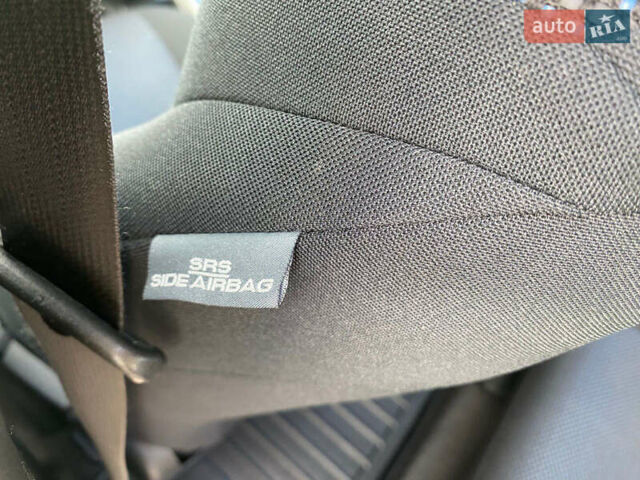 Синій Тойота Ауріс, об'ємом двигуна 1.8 л та пробігом 268 тис. км за 10399 $, фото 58 на Automoto.ua