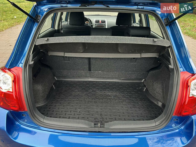 Синий Тойота Аурис, объемом двигателя 1.6 л и пробегом 53 тыс. км за 11900 $, фото 54 на Automoto.ua