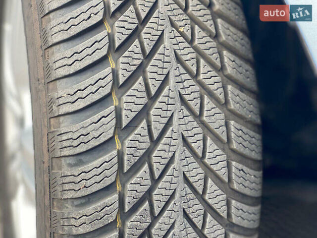 Синій Тойота Ауріс, об'ємом двигуна 1.8 л та пробігом 268 тис. км за 10399 $, фото 94 на Automoto.ua