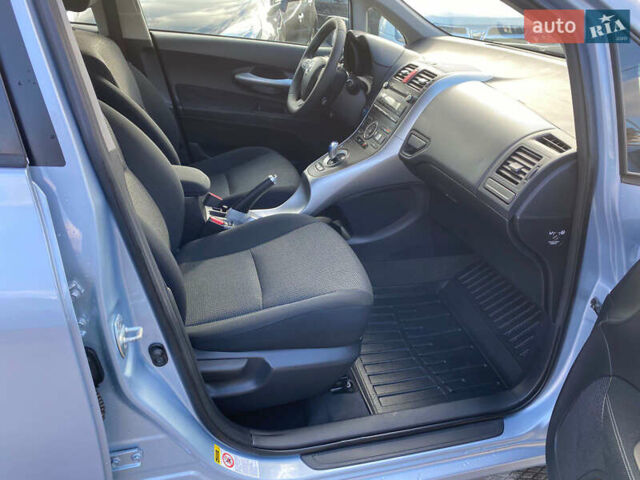Синій Тойота Ауріс, об'ємом двигуна 1.8 л та пробігом 268 тис. км за 10399 $, фото 25 на Automoto.ua