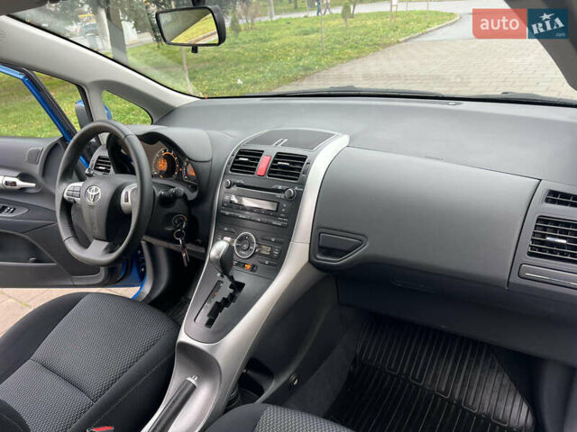 Синий Тойота Аурис, объемом двигателя 1.6 л и пробегом 53 тыс. км за 11900 $, фото 37 на Automoto.ua