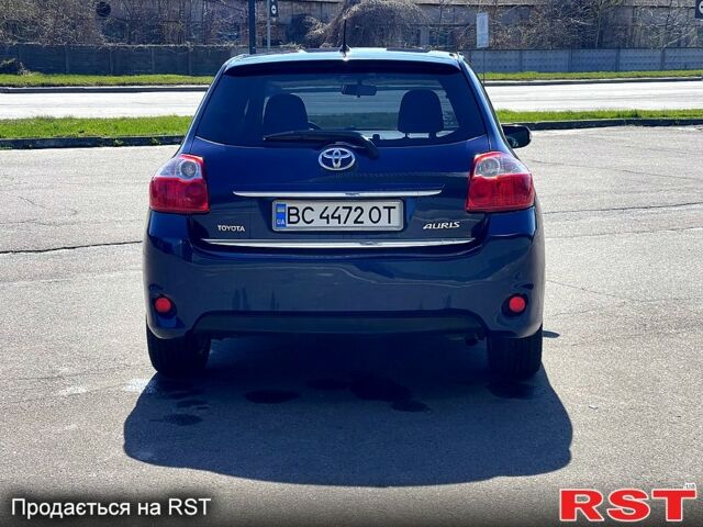 Синій Тойота Ауріс, об'ємом двигуна 1.3 л та пробігом 157 тис. км за 6499 $, фото 5 на Automoto.ua