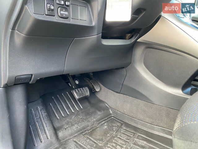 Синій Тойота Ауріс, об'ємом двигуна 1.8 л та пробігом 268 тис. км за 10399 $, фото 83 на Automoto.ua