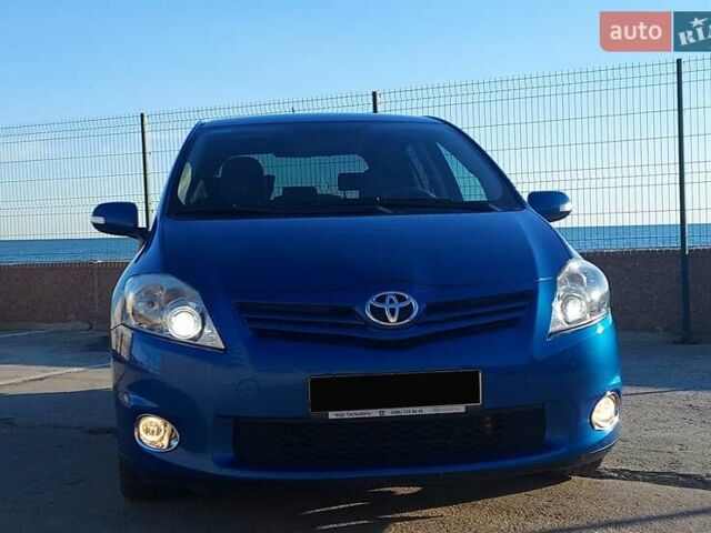 Синий Тойота Аурис, объемом двигателя 1.6 л и пробегом 130 тыс. км за 10800 $, фото 24 на Automoto.ua