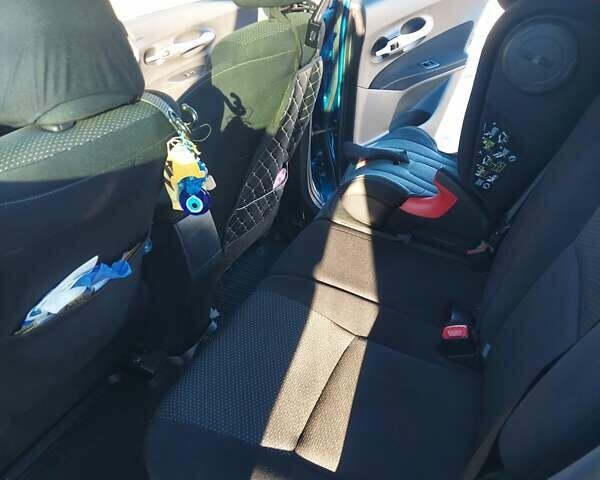 Синий Тойота Аурис, объемом двигателя 1.6 л и пробегом 130 тыс. км за 10800 $, фото 14 на Automoto.ua