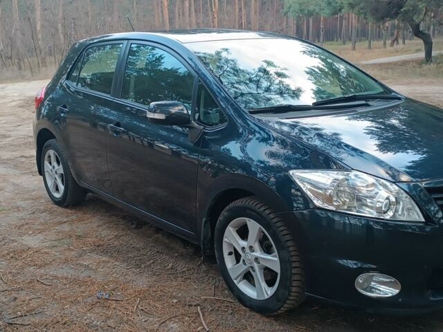 Синій Тойота Ауріс, об'ємом двигуна 1.6 л та пробігом 107 тис. км за 11000 $, фото 9 на Automoto.ua