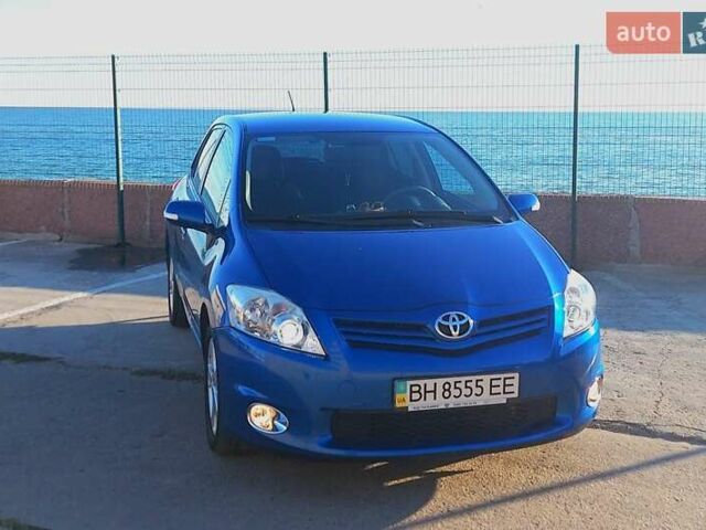 Синий Тойота Аурис, объемом двигателя 1.6 л и пробегом 130 тыс. км за 10800 $, фото 3 на Automoto.ua