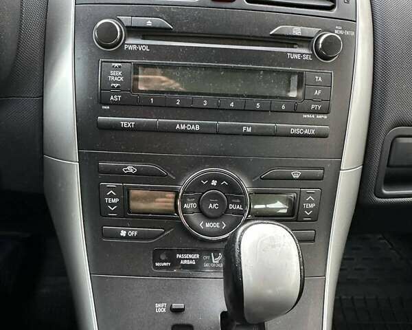 Синий Тойота Аурис, объемом двигателя 1.6 л и пробегом 164 тыс. км за 11700 $, фото 16 на Automoto.ua