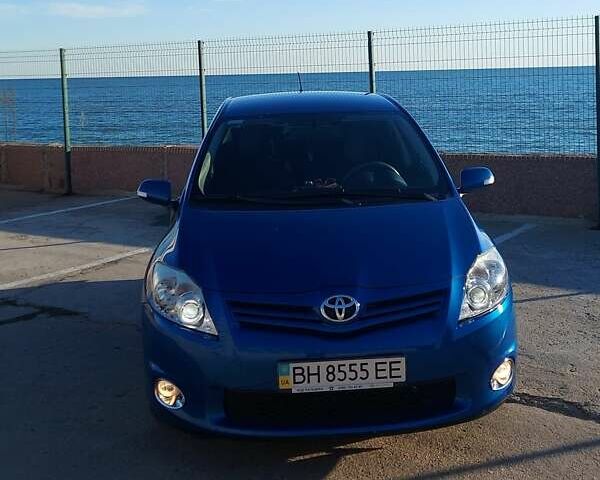 Синий Тойота Аурис, объемом двигателя 1.6 л и пробегом 130 тыс. км за 10800 $, фото 1 на Automoto.ua