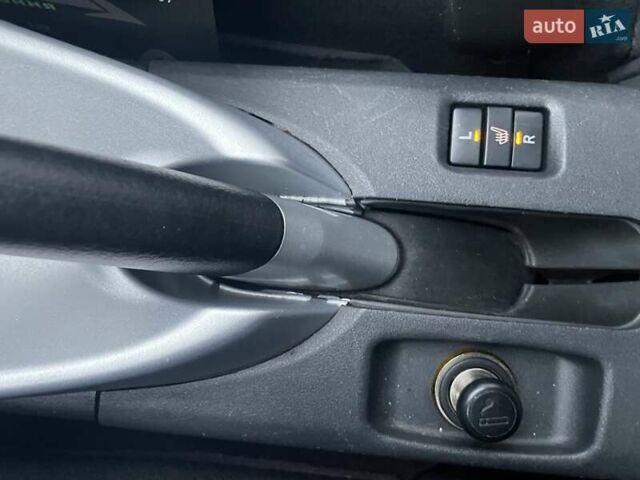 Синій Тойота Ауріс, об'ємом двигуна 1.6 л та пробігом 149 тис. км за 10300 $, фото 17 на Automoto.ua