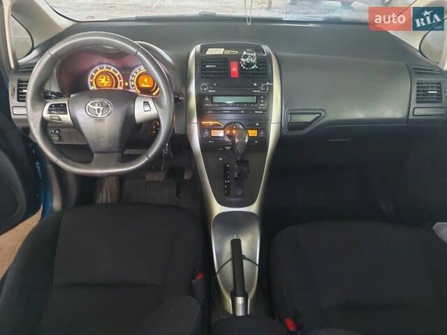 Синий Тойота Аурис, объемом двигателя 1.6 л и пробегом 130 тыс. км за 10800 $, фото 19 на Automoto.ua