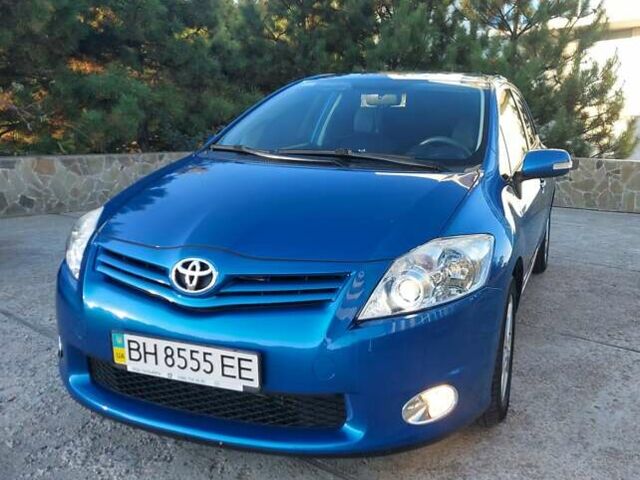 Синий Тойота Аурис, объемом двигателя 1.6 л и пробегом 130 тыс. км за 10800 $, фото 11 на Automoto.ua