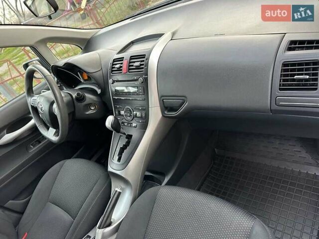 Синий Тойота Аурис, объемом двигателя 1.6 л и пробегом 164 тыс. км за 11700 $, фото 8 на Automoto.ua