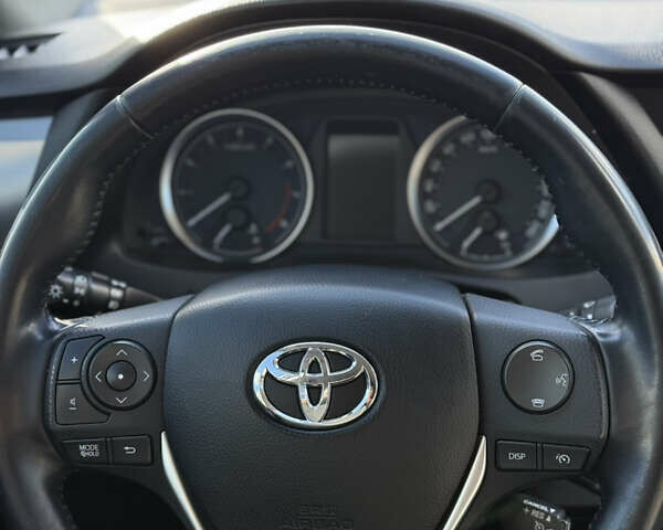 Синій Тойота Ауріс, об'ємом двигуна 1.6 л та пробігом 204 тис. км за 11500 $, фото 15 на Automoto.ua