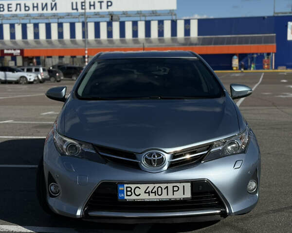 Синій Тойота Ауріс, об'ємом двигуна 1.6 л та пробігом 204 тис. км за 11500 $, фото 1 на Automoto.ua