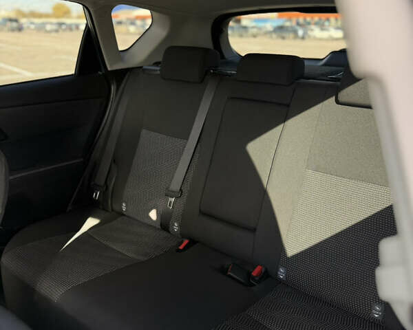 Синій Тойота Ауріс, об'ємом двигуна 1.6 л та пробігом 204 тис. км за 11500 $, фото 19 на Automoto.ua