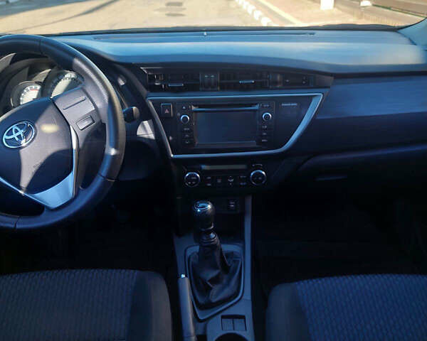 Синий Тойота Аурис, объемом двигателя 1.33 л и пробегом 154 тыс. км за 9299 $, фото 14 на Automoto.ua