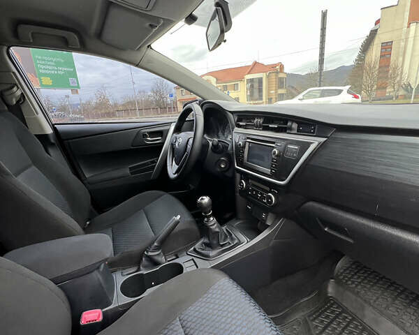 Синий Тойота Аурис, объемом двигателя 1.4 л и пробегом 154 тыс. км за 8900 $, фото 16 на Automoto.ua